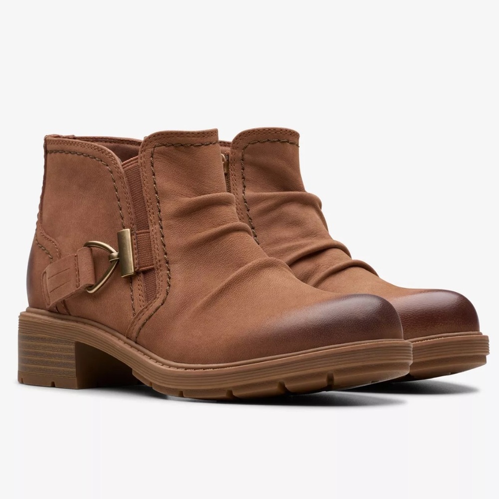 NEW! Clarks Boots Ankle Boots Booties Brown Boots size 5.5